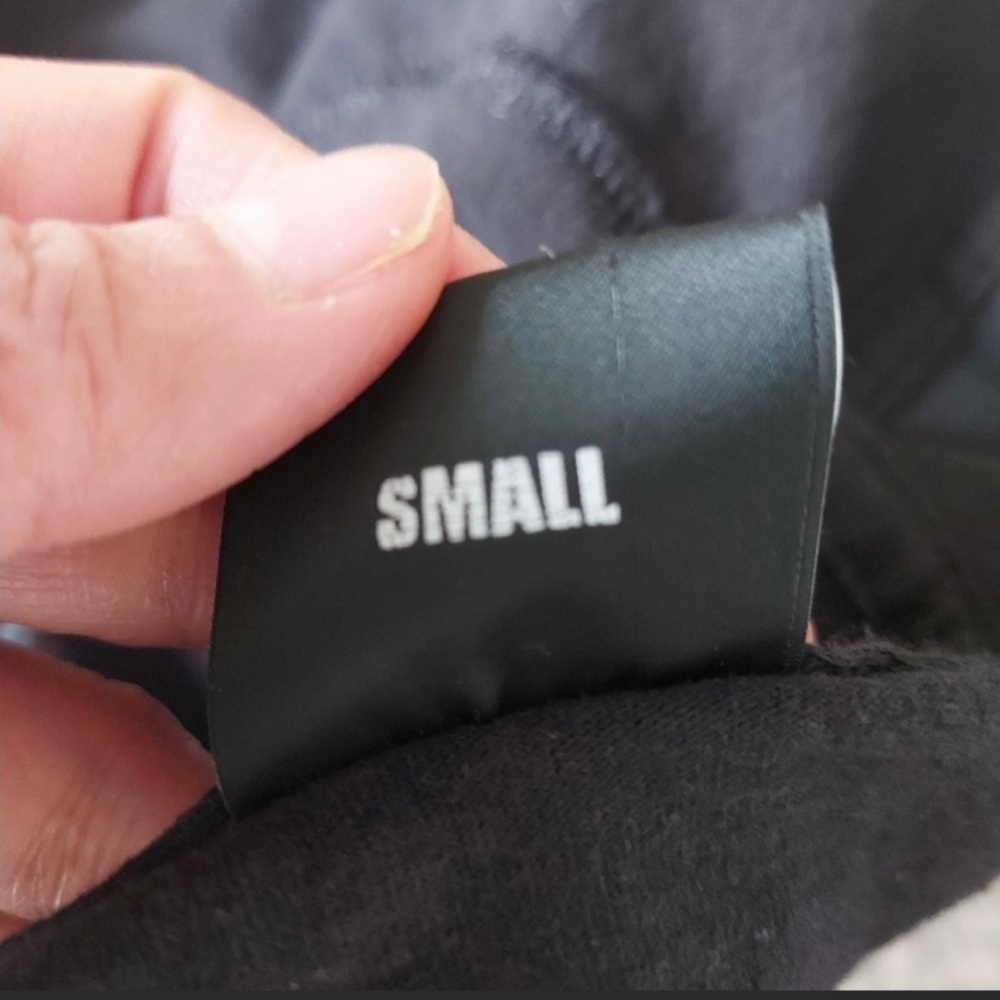 Revenge Black Chain T-Shirt - Picture 4 of 6